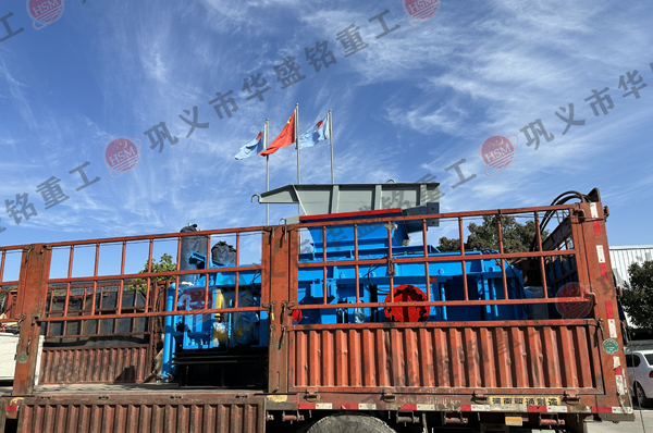 廣東東莞客(ke)戶(hu)購寘(zhi)華盛銘砂(sha)料(liao)破(po)碎機(ji)
