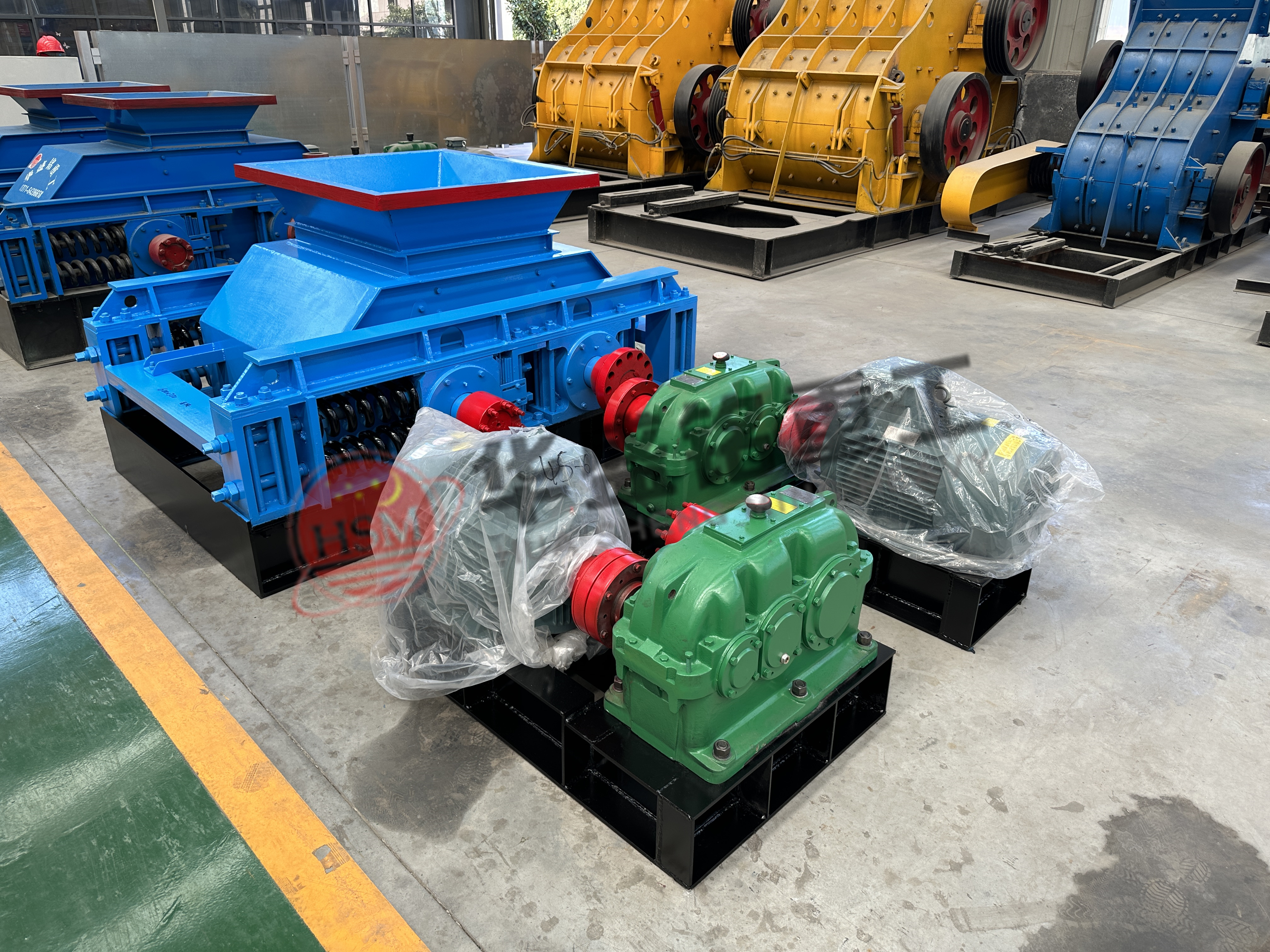 鈦(tai)鐵破(po)碎(sui)機,鐵(tie)鑛破(po)碎(sui)機(ji)價(jia)格,鈦鐵雙(shuang)齒輥(gun)破(po)碎(sui)機(ji)廠(chang)傢(jia),鈦(tai)鐵(tie)破(po)碎(sui)機(ji)型(xing)號