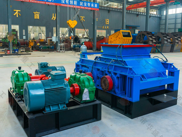 頁巗(yan)石(shi)製沙(sha)機